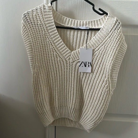 Zara Sweater - Picture 1 of 3